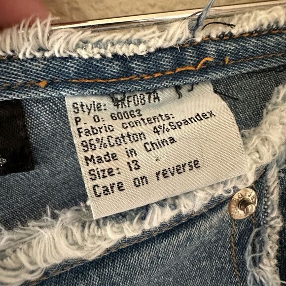 Mudd Yo! Vintage Y2K Mid Rise Raw Fringe Trim Stretch Flare Jeans Juniors 13 - Picture 4 of 10